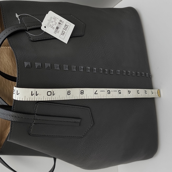 NEIMAN MARCUS REVERSIBLE PURSE - Picture 4 of 11